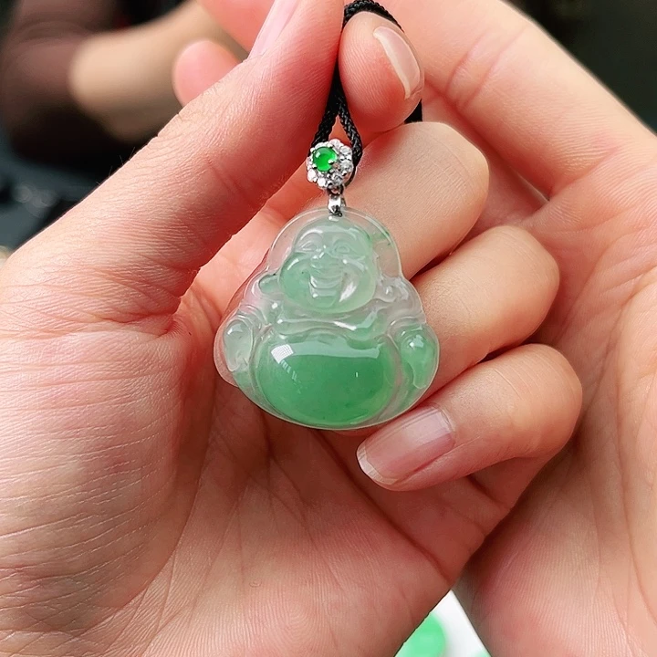 石英质玉（非洲翠）未镶嵌颈饰