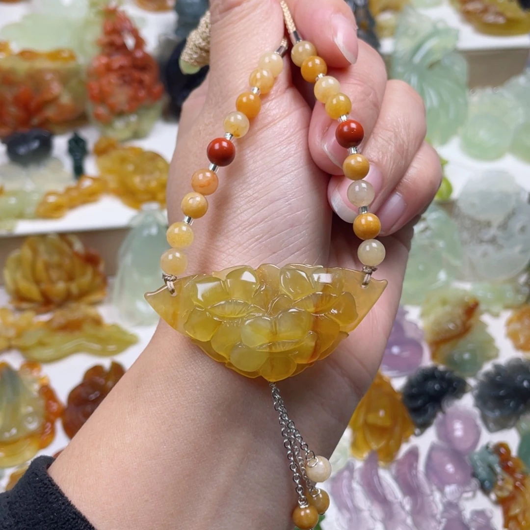 蛇纹石玉未镶嵌颈饰