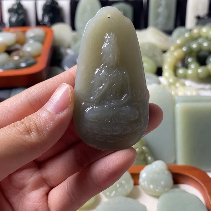 颈饰未镶嵌和田玉