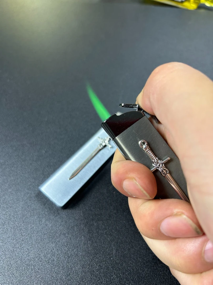 原创骑士之剑手工定制防风绿焰打火机高级轻奢个性耐用送男友