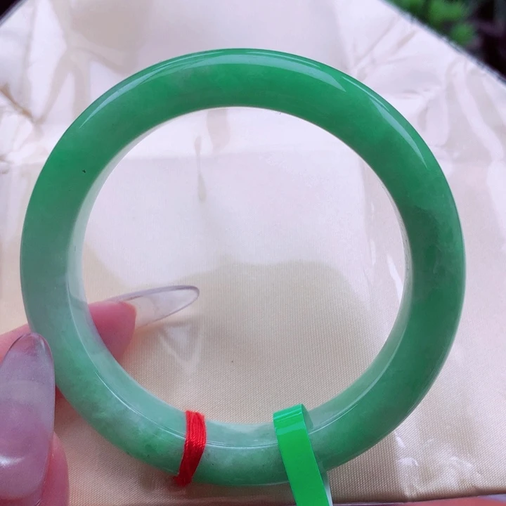 翡翠未镶嵌手镯翡翠