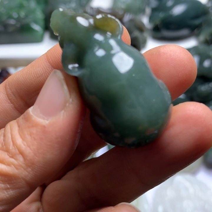 和田玉（糖玉）未镶嵌颈饰