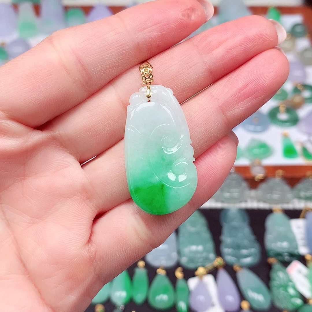 翡翠颈饰18K金镶嵌天然翡翠A货