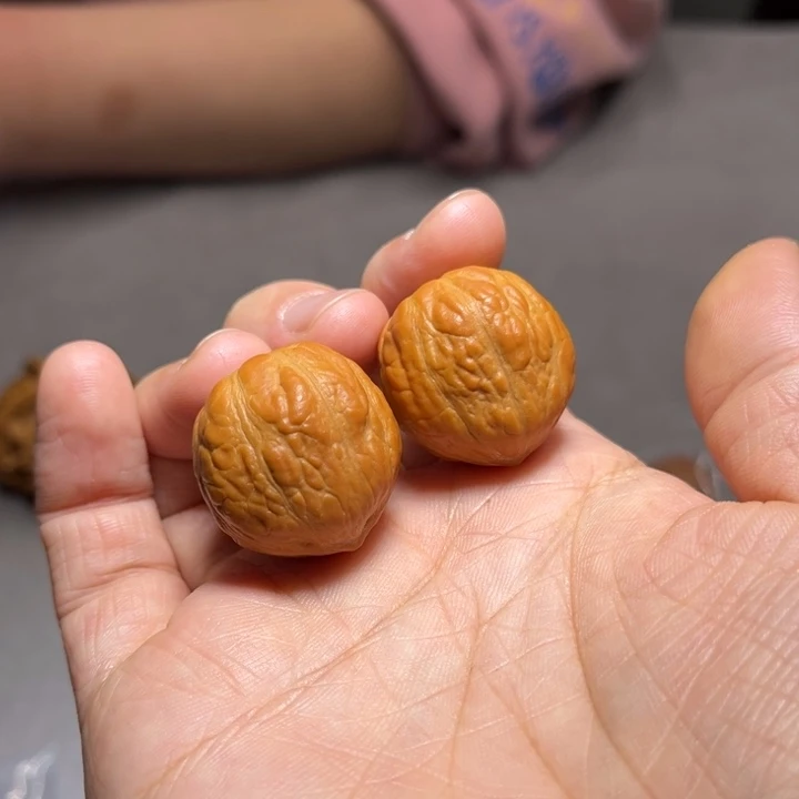 文玩核桃把件泥鳅背8543