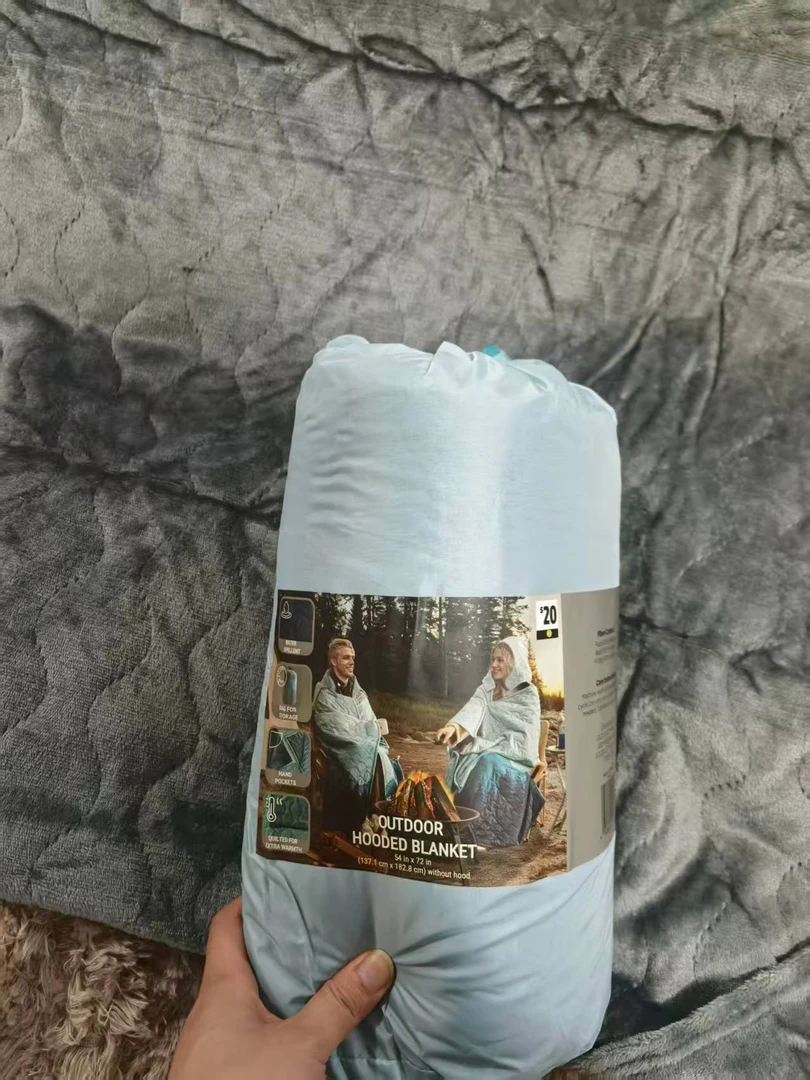 《厚广家》3楼135×180杂款户外盖披毯 发1张，不挑色