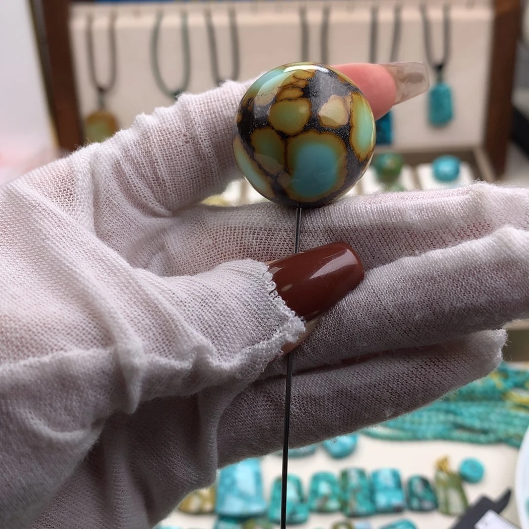 绿松石配饰未镶嵌?**?