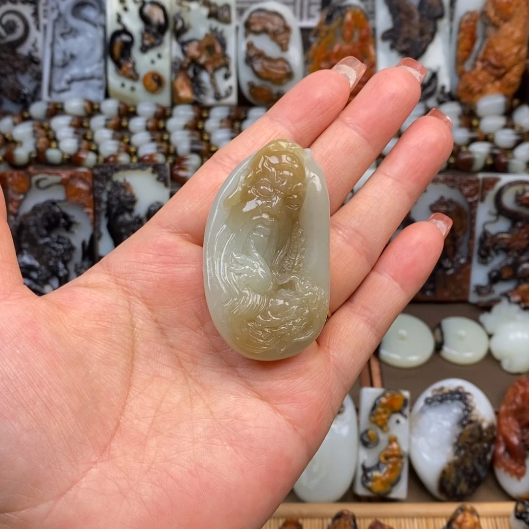 颈饰未镶嵌和田玉