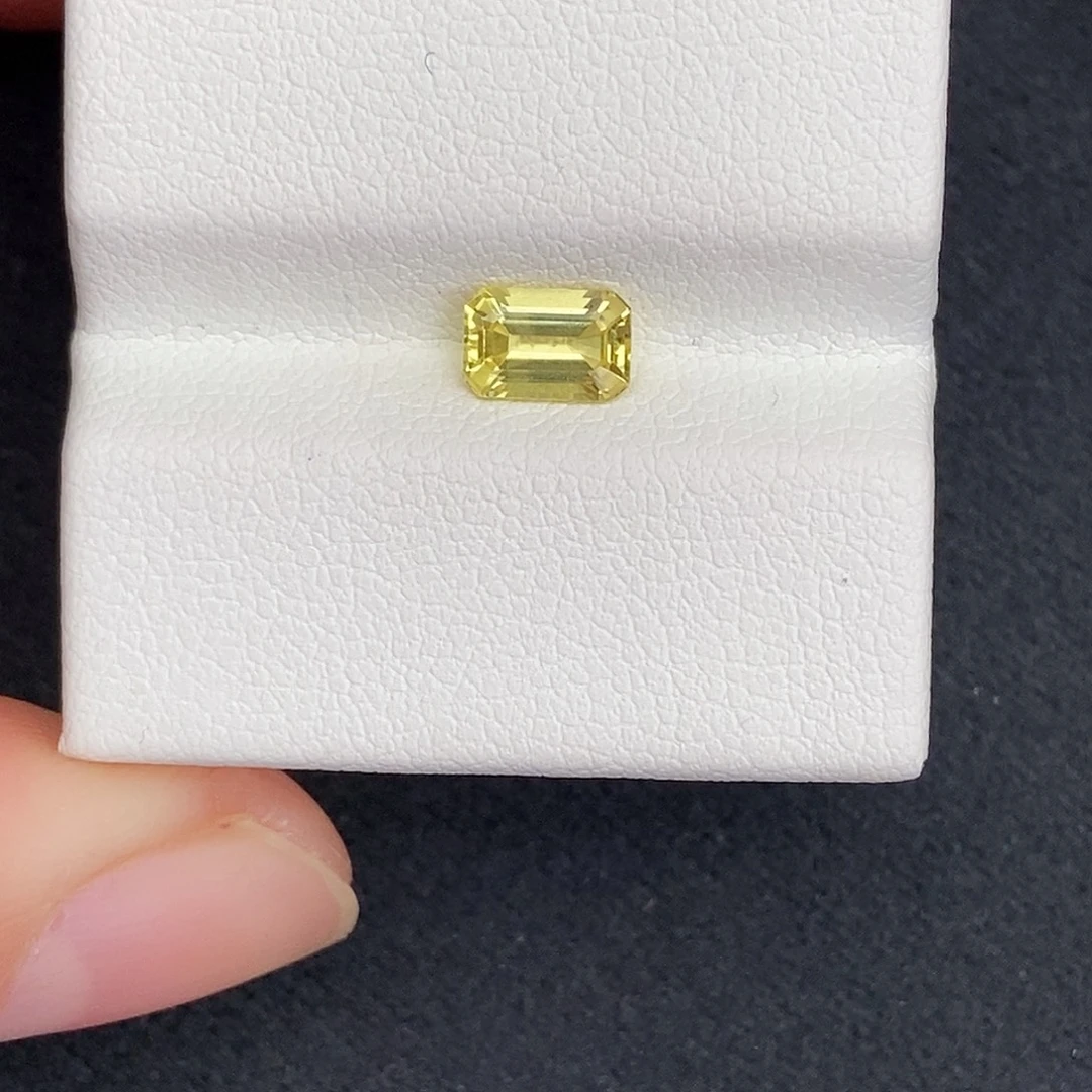 蓝宝石裸石0.75 ct