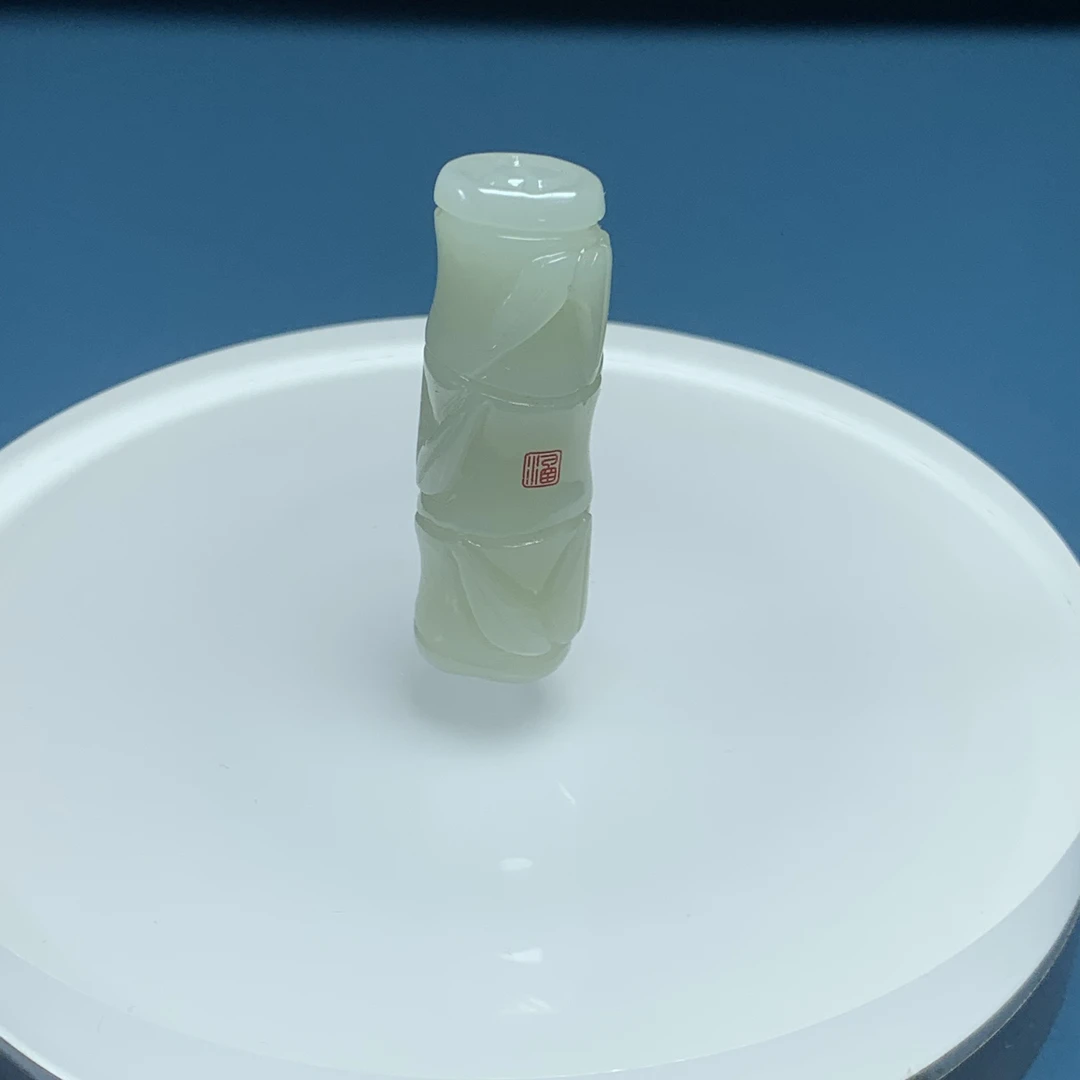 F2298珠宝玉石精选和田玉吊坠