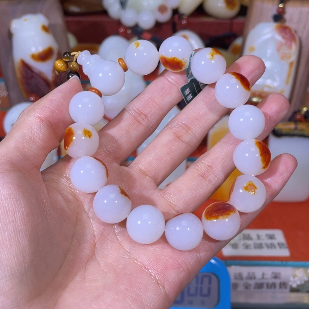 随***。和田玉未镶嵌把件