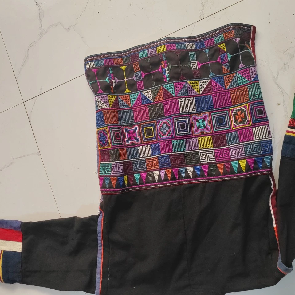 阿卡族手工老刺绣