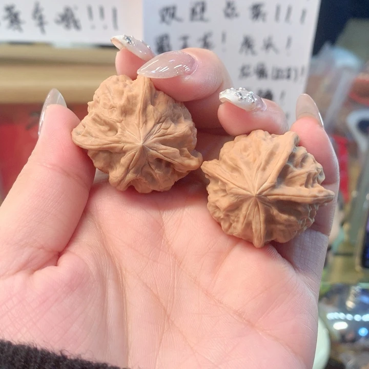 桃核吊坠曹大龙三棱