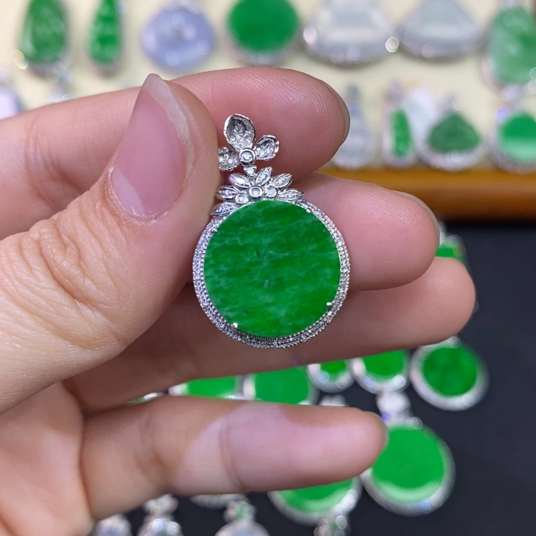 翡翠吊坠(不含链)18K金镶嵌