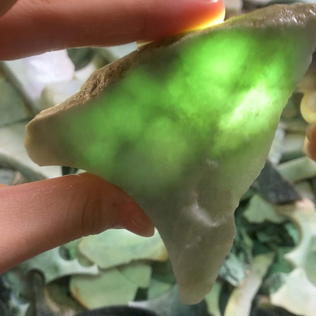 翡翠颈饰未镶嵌缅甸翡翠