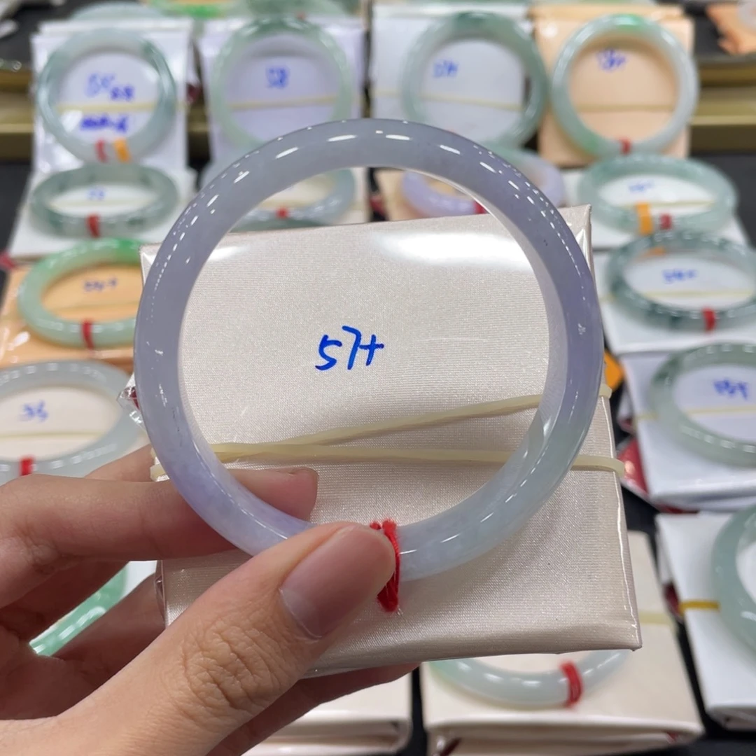 翡翠手镯未镶嵌翡翠手镯
