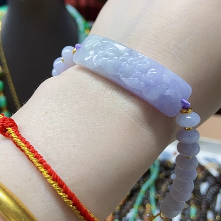 翡翠未镶嵌颈饰戒指