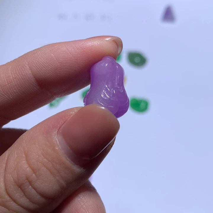 翡翠未镶嵌颈饰白菜