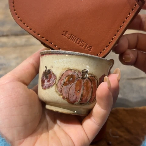 景德镇鱼和熊手工陶艺