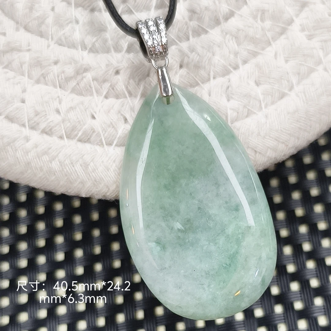 天然翡翠飘绿花水滴吊坠气质优雅简约
