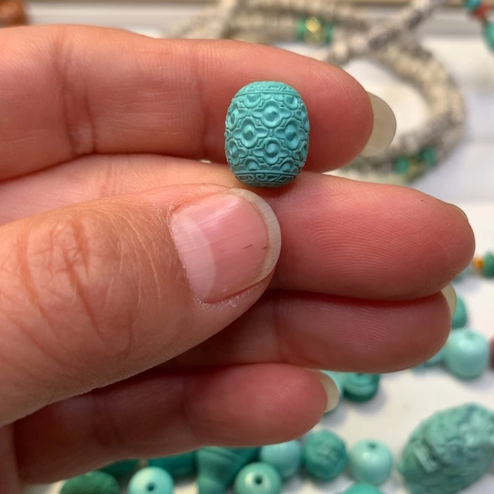 绿松石未镶嵌颈饰