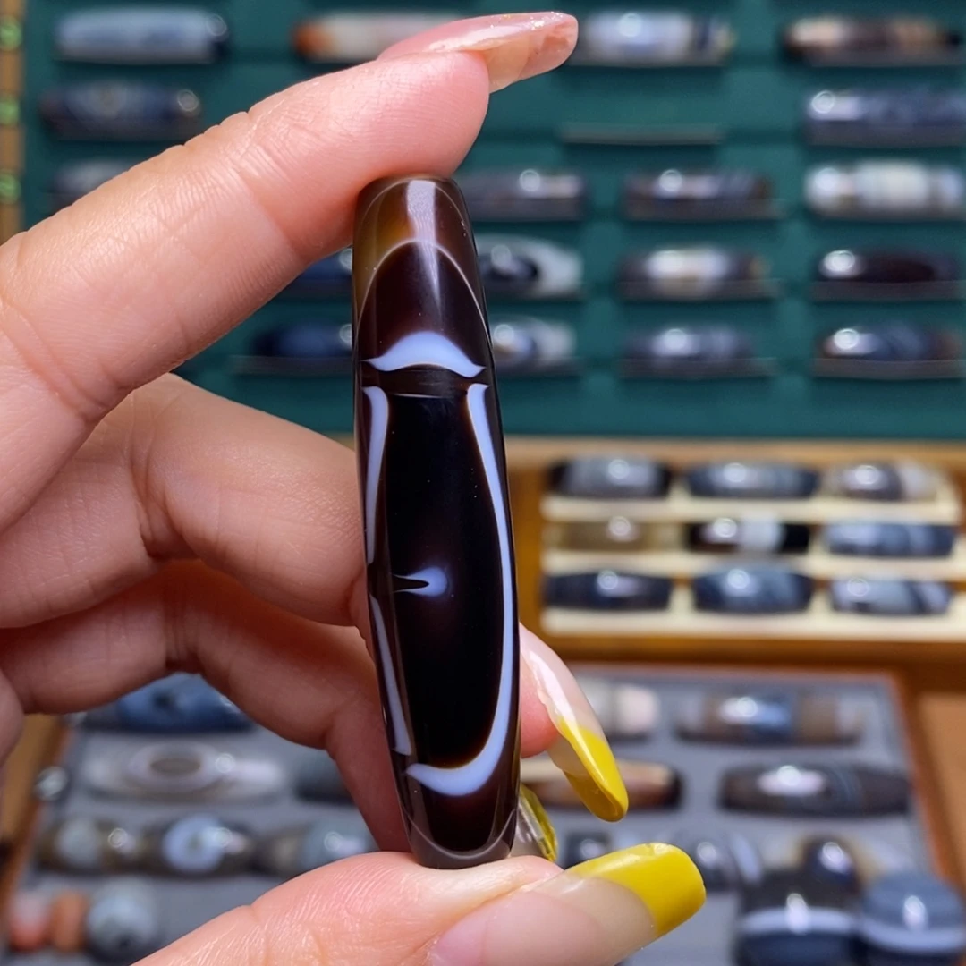 陌***矣玛瑙/玉髓未镶嵌珠宝半成品