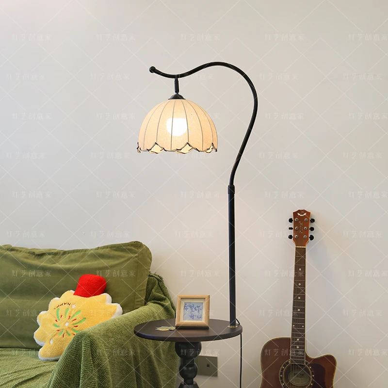 中古风客厅落地灯沙发旁边高级氛围卧室床头法式复古摆件立式台灯