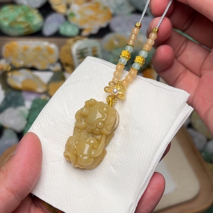 翡翠颈饰未镶嵌吊坠