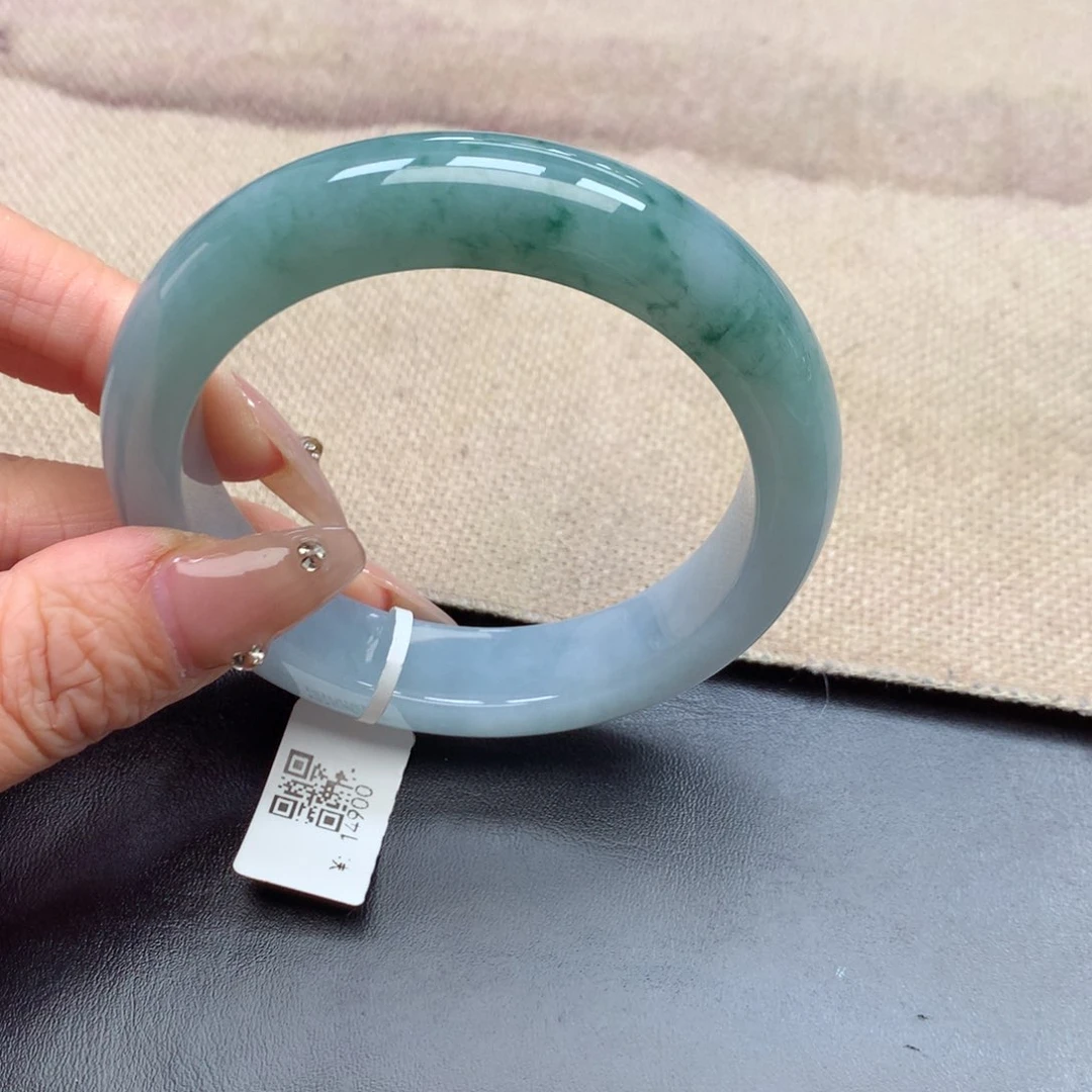未镶嵌手镯翡翠缅甸翡翠手镯