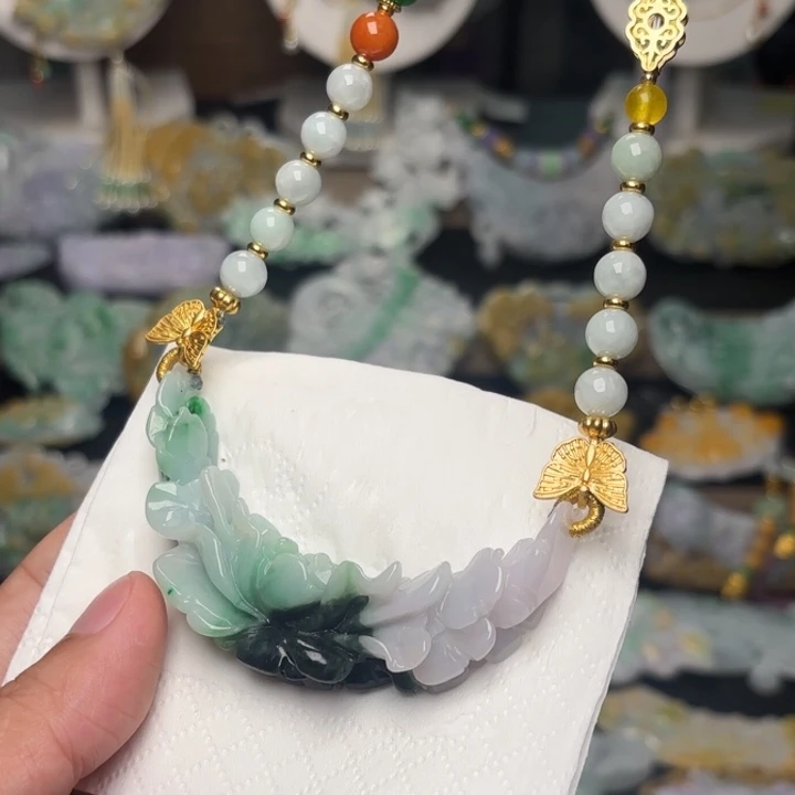 翡翠未镶嵌颈饰吊坠