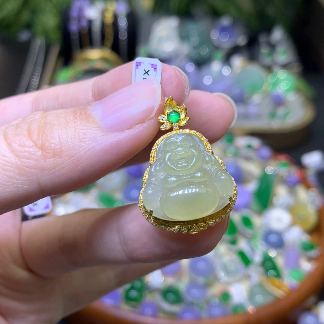颈饰18K金镶嵌翡翠