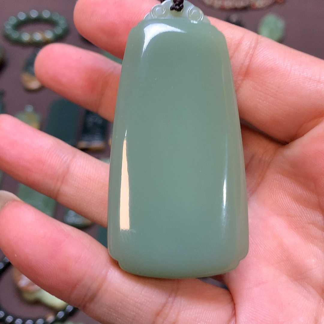 金***子岫岩老玉（透闪石质玉）未镶嵌颈饰