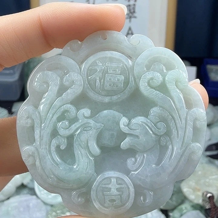 翡翠未镶嵌颈饰翡翠