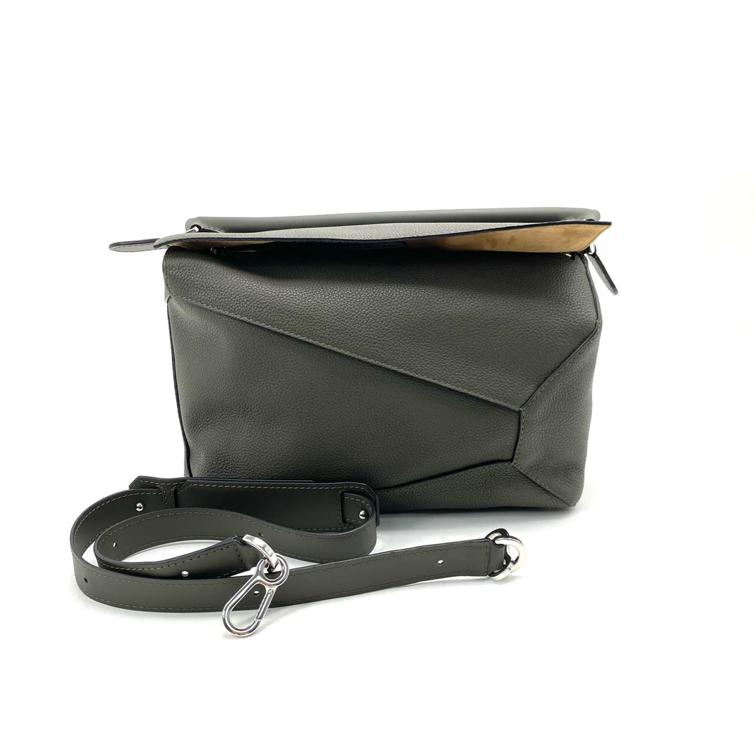 99新 LOEWE/罗意威 墨绿色全皮puzzle几何斜挎包 尺寸36/23