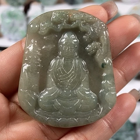 翡翠颈饰未镶嵌大日如来福利