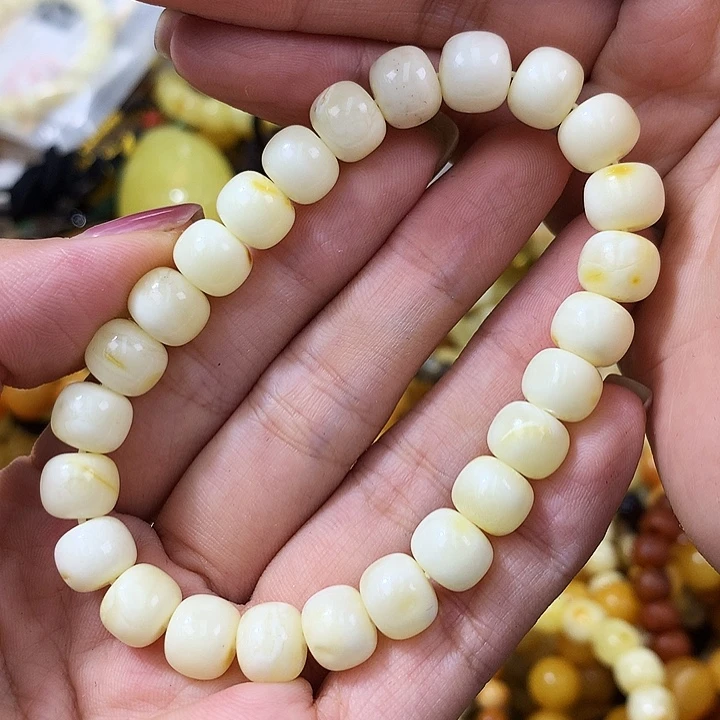 未镶嵌琥珀珠宝奇石