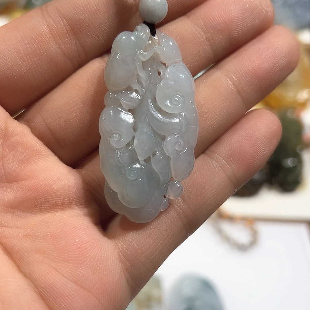 翡翠未镶嵌颈饰挂件