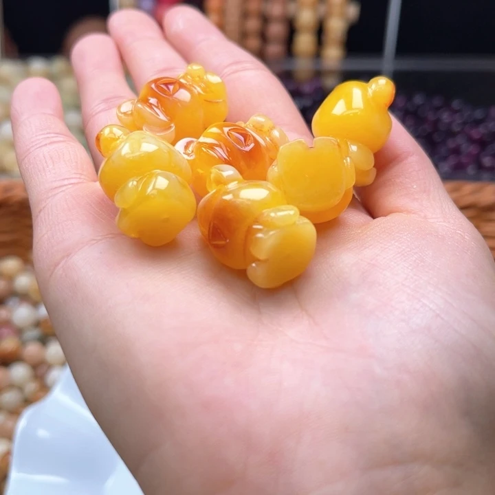 白玉菩提吊坠q25+mm/5颗仿蜜蜡小熊