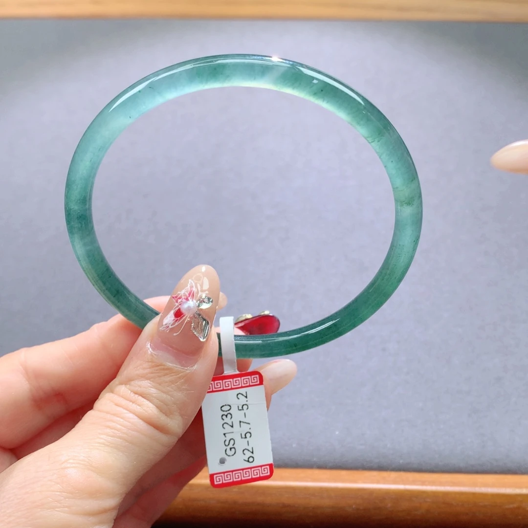 翡翠手镯未镶嵌天然翡翠手镯叮当镯