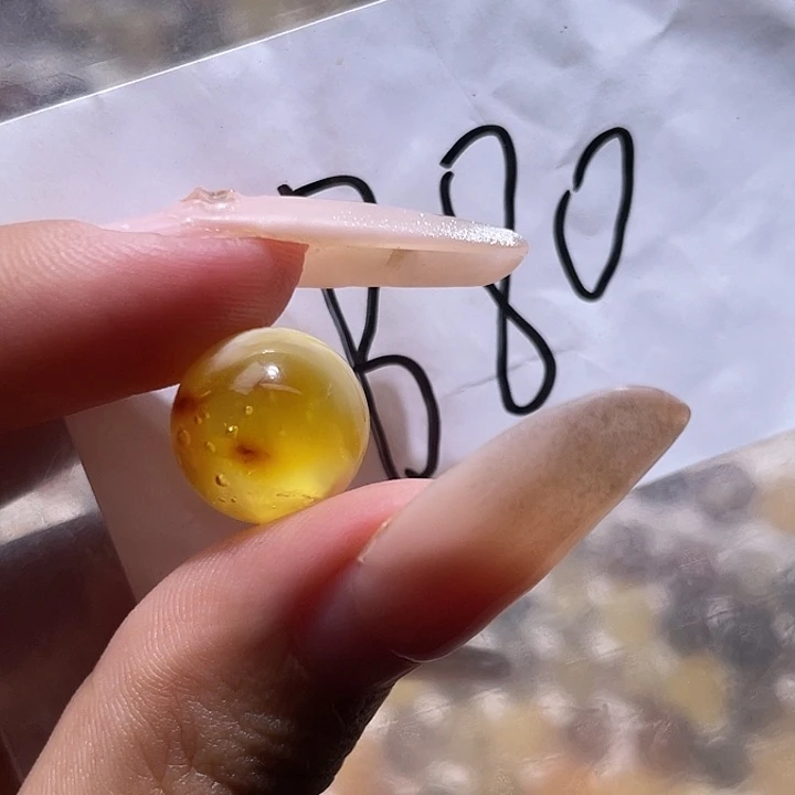 琥珀未镶嵌裸石12.6福利