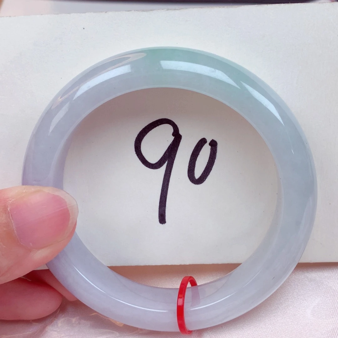 翡翠手镯未镶嵌翡翠