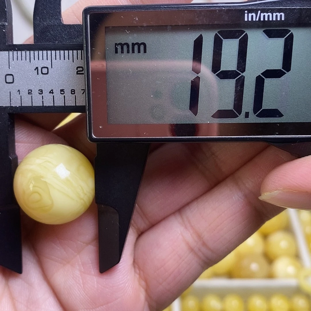 裸石琥珀未镶嵌蜜蜡圆珠
