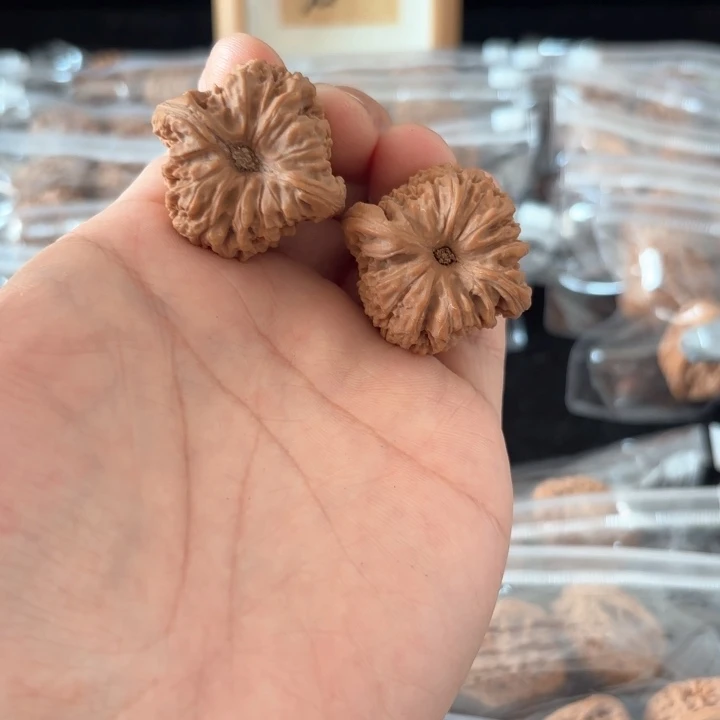 文玩核桃吊坠吃**行南将