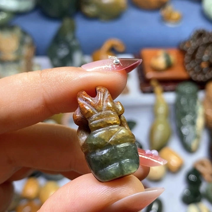 爱***心岫岩河磨玉（透闪石质玉）未镶嵌挂件