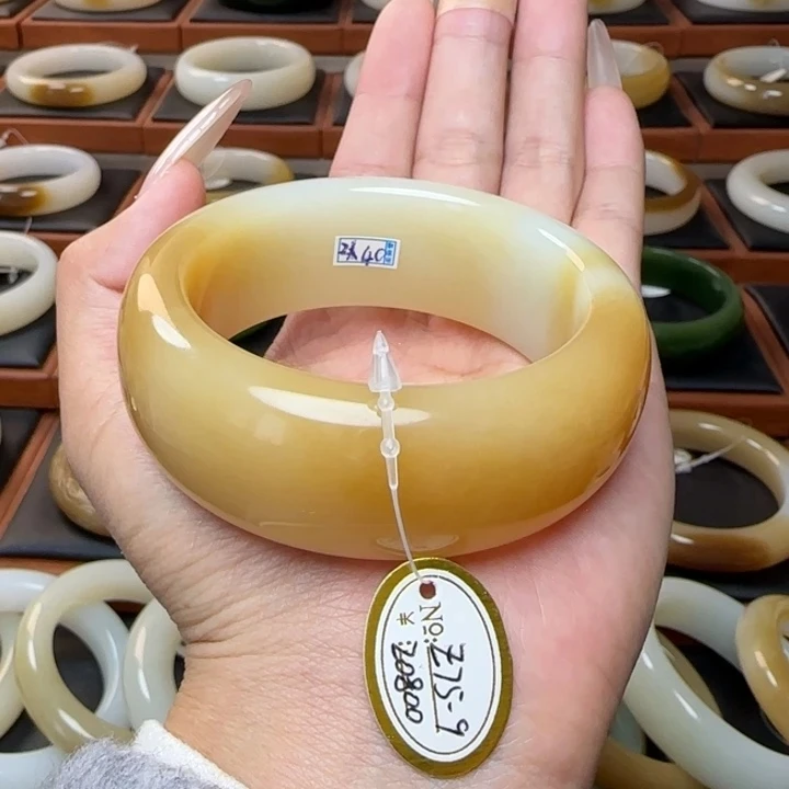 精品宽版亮糖白玉和田玉手镯