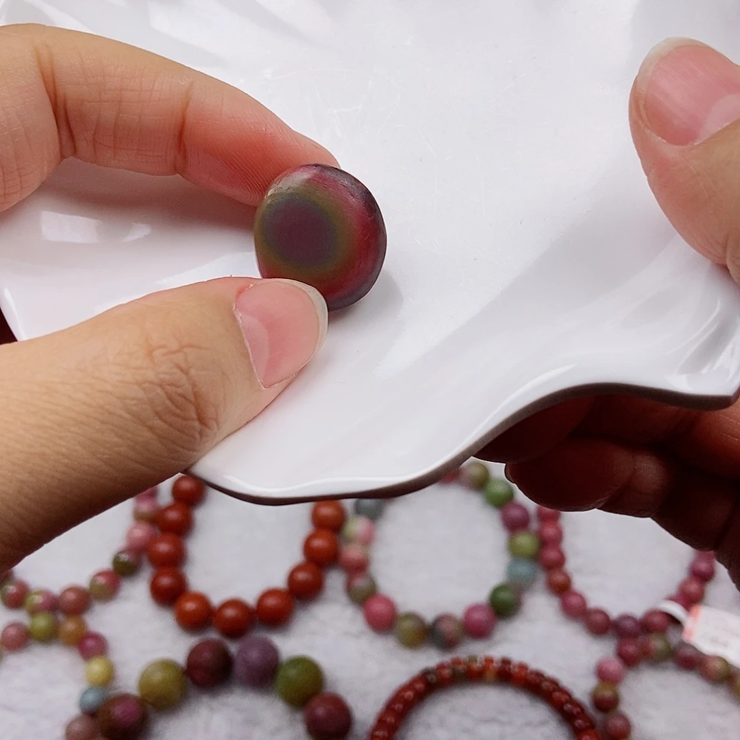 未镶嵌石英质玉（盐源）珠宝半成品