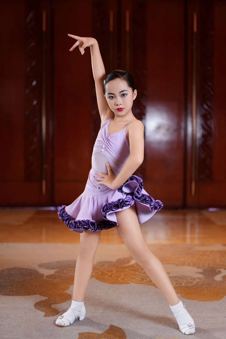 新款夏季拉丁舞服女童高级感少儿练功演出服套装