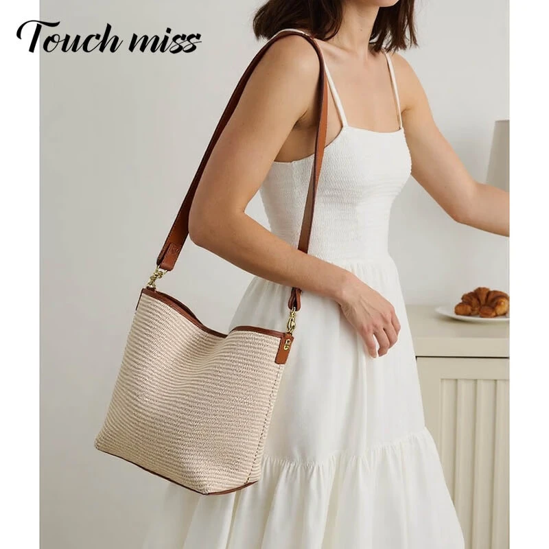 塔驰密司TOUCH MISS小众设计草编水桶包包新款女包时尚百搭通勤单