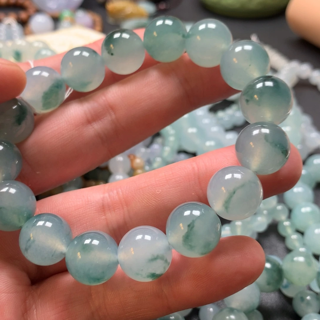 年***余定制翡翠未镶嵌卡13.7 16颗