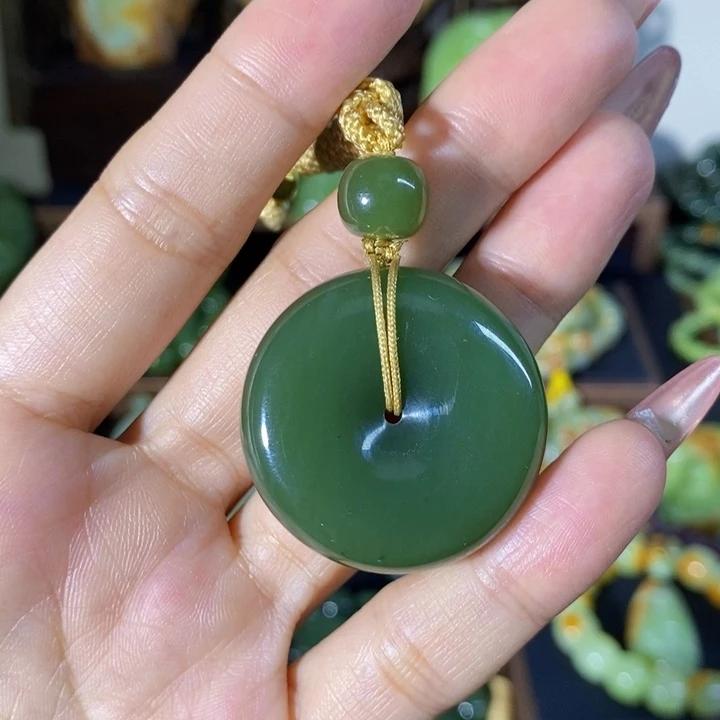 吊坠(赠链)未镶嵌和田玉
