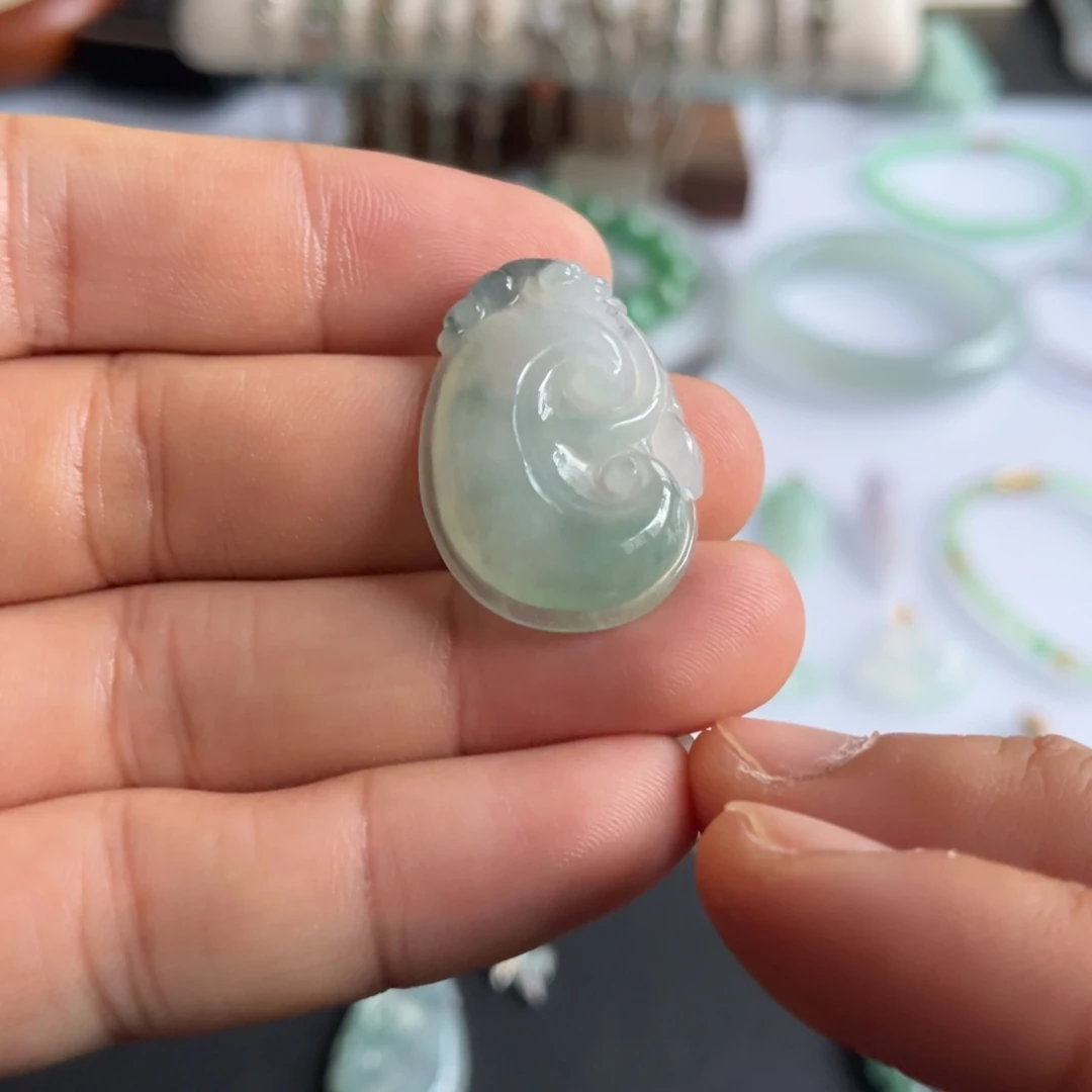 翡翠未镶嵌颈饰福利